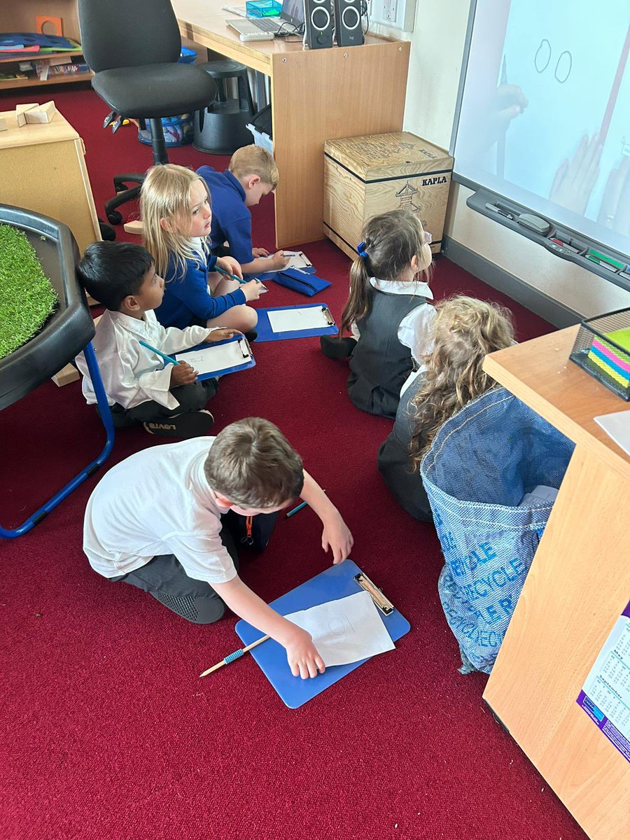 UdstonP1s's tweet photo. Fantastic creativity in Room 1 this week. #itsSLC https://t.co/IqzBVN6kjo