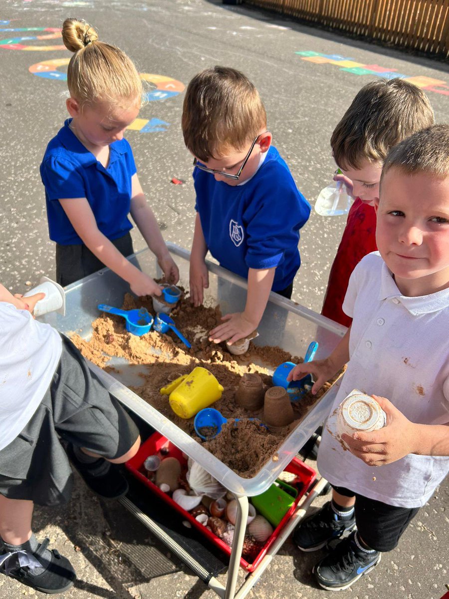 UdstonP1s's tweet photo. Fantastic creativity in Room 1 this week. #itsSLC https://t.co/IqzBVN6kjo