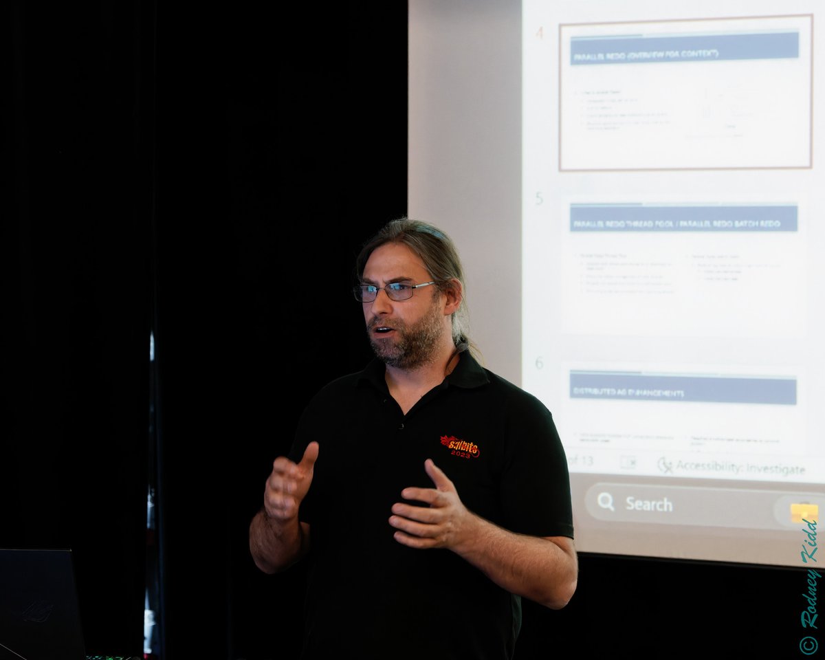RodJKidd's tweet photo. The final sessions from #DataSaturdayOslo #DataSatOslo @DataSatOslo 
@SqlServerNerd @sql_r @HenrikStaun Tor Martin Antonsen &amp; Elena Filonenko @Transmokopter @arcticdba &amp; @LTorrang with thanks to room monitor / helper Ana for the closing shots! 🤣
https://t.co/CUxOaeCaZ9 https://t.co/FP8upYhhMi