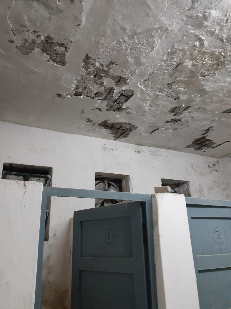 maher_chawan's tweet photo. Worst condition of QAMC Bahawalpur hostels.
#QAMC_NEEDS_RENOVATION
@jakramaimc @AhsanWRathore @uhslhrofficial @MohsinnaqviC42 
@CS_Punjab
@SHCMEHealth https://t.co/WPS5Nvzr0O