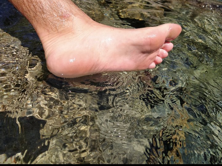 Ta place? à mes #pieds!
Ton rôle ? Raquer et me faire plaisir
Ta fonction ? Satisfaire les envies de #Maître Lukas!
T'as Envie? Viens en DM!
#findom #ieps #feettax #cashmaster #moneyslave #cashfag #paypig #paypigs #feet #findomdrain #finD #cashslave
 #slowdrain #cashslave #rtgame