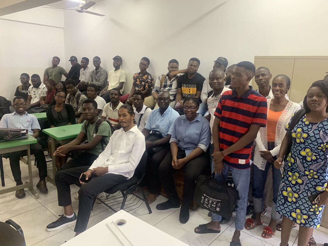 abrantiedigital's tweet photo. We had a such a great time yesterday at @openlabsgh for our digital marketing training.
Live updates from the events were covered by @DigitalMojogh. Check out some of the amazing nuggets that were shared at the training on @digitalmojogh, using the hashtag #Timewithamentor https://t.co/w6yxrXYXge