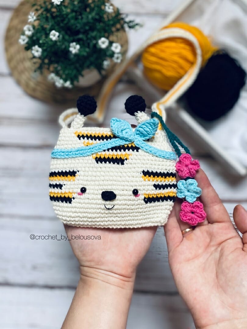crealandia's tweet image. Crochet BEE Bag
crealandia.com/shop/crochet-b…
#crealandia #custombag #pythonleather #grabbag #cutebag #handmadebag #handmadebags #dogmomgift #shopper #customtote #handmadeshopper #bag #bagwoman #womanbag #handmade #roundbag #wallet #passportcover #crochetbag #ecofriendly #raffiabag