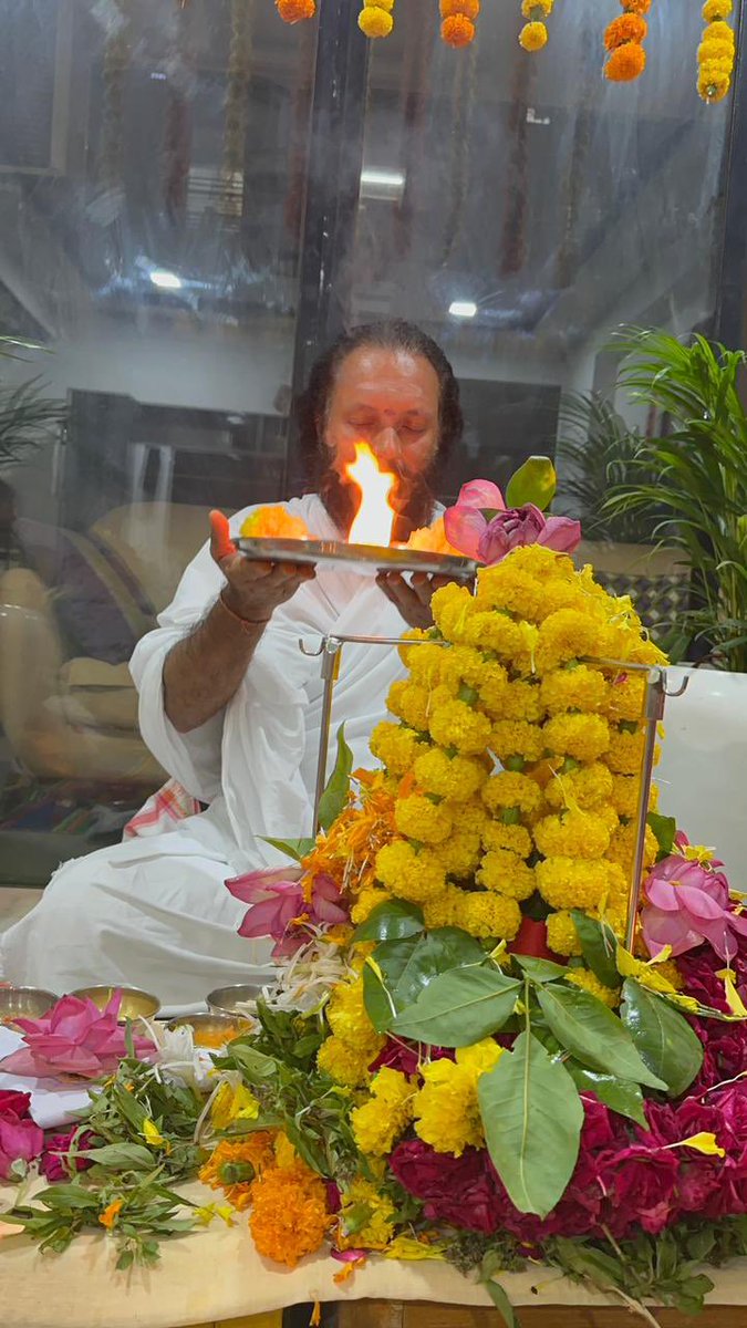 JGDSwamiji's tweet photo. #SravanRudraPuja2023 today evening Pooja from #satelite #Ahmedabad #VDSGujarat
@AOLGujarat @Vaidicpujas https://t.co/ZcH58kw8Rn