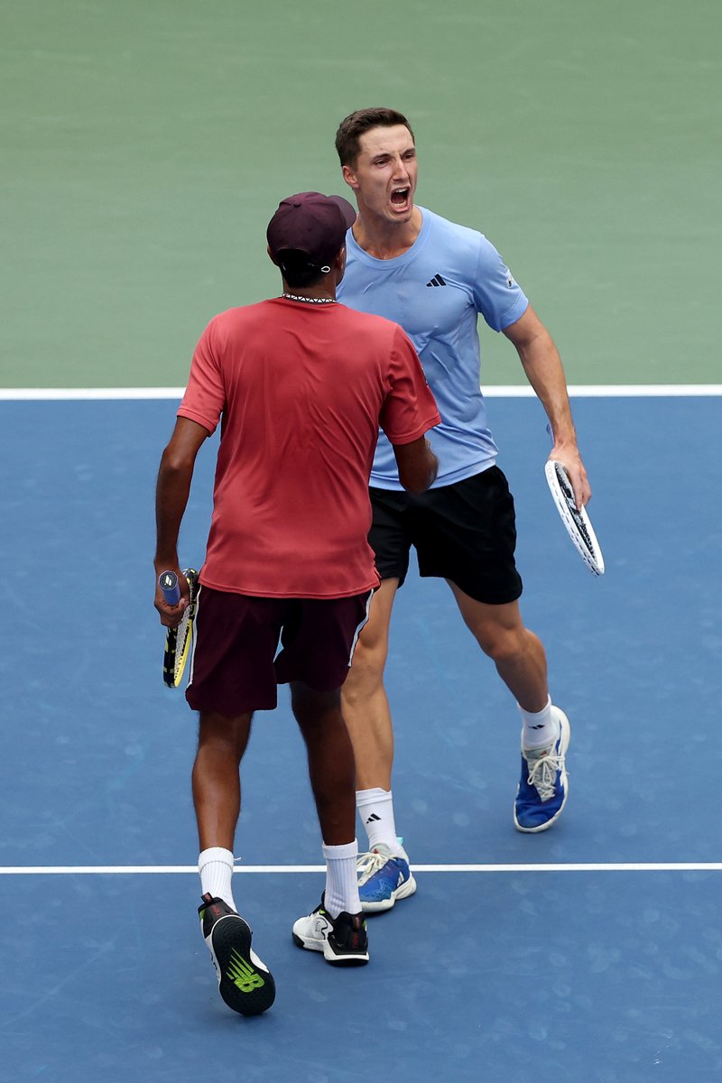 LTA (@the_lta) on Twitter photo HISTORY MAKERS πππ
Joe Salisbury & Rajeev Ram are the first team in the Open Era to win πππππ straight <a href="/usopen/">US Open Tennis</a> titles
#BackTheBrits π¬π§ | #USOpen HISTORY MAKERS πππ
Joe Salisbury & Rajeev Ram are the first team in the Open Era to win πππππ straight <a href="/usopen/">US Open Tennis</a> titles
#BackTheBrits π¬π§ | #USOpen