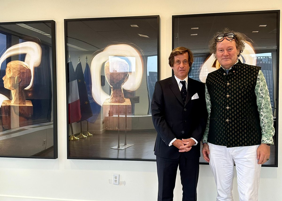 NDeRiviere's tweet photo. Félicitations à @YannToma pour son exposition "Ondes" que nous sommes ravis d’accueillir à la Mission française pour les prochains mois. https://t.co/14VqTwmtmm