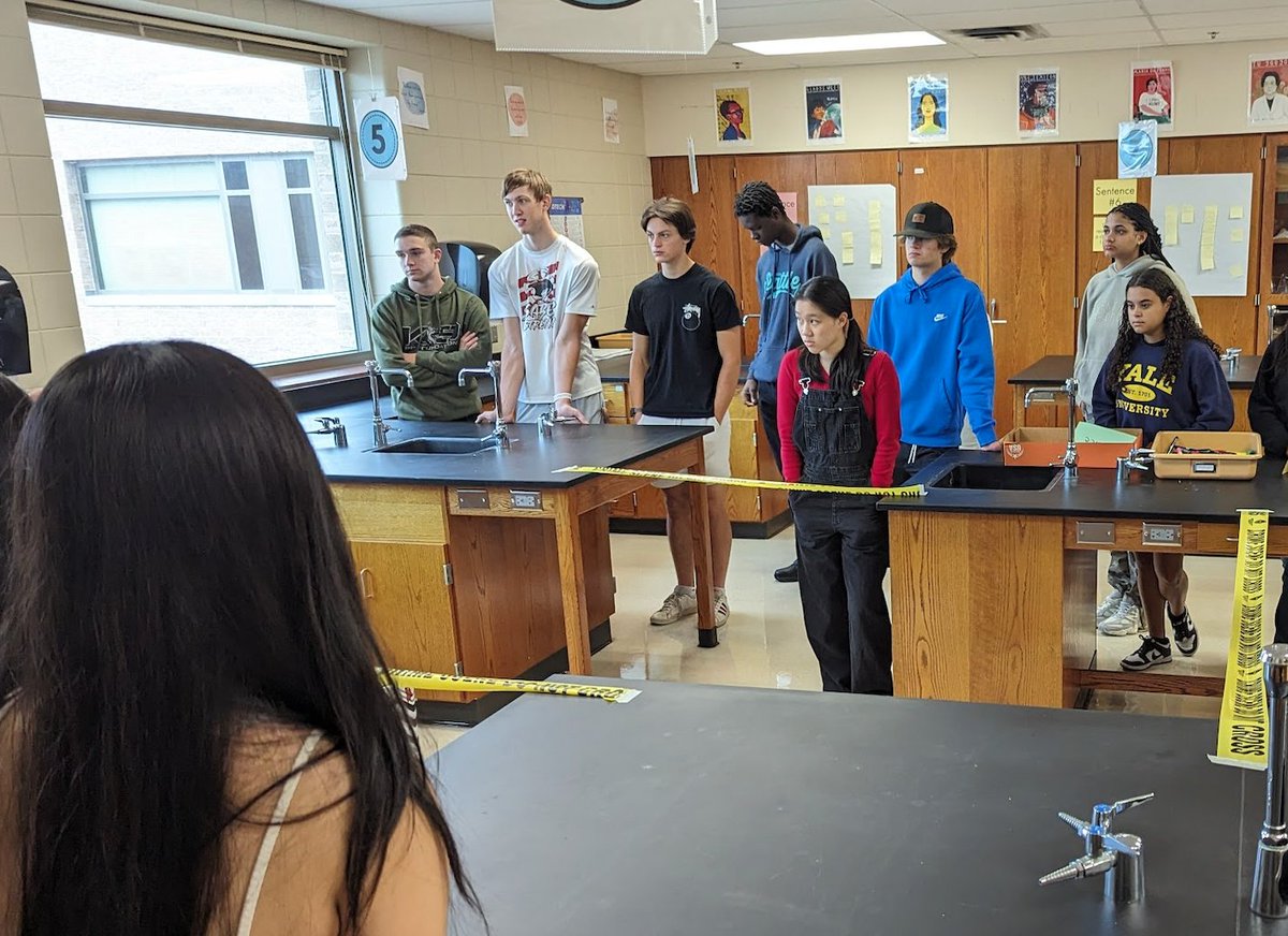 Rklick14's tweet photo. Thank you to @ShakopeePD for providing insight to PBS students on crime scene response and processing. @SHSAcademies @ShakopeeSchools https://t.co/RZRfhy5KlE