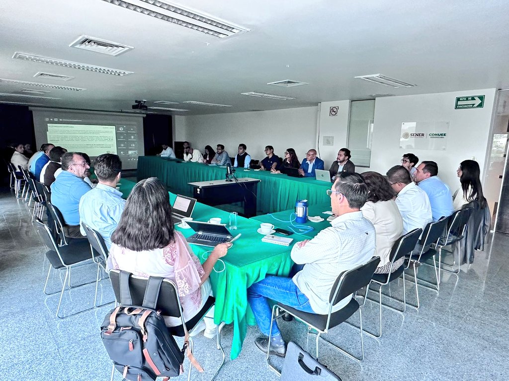 CONUEE_mx's tweet photo. #AgendaConuee 
Se lleva a cabo la segunda reunión híbrida del Grupo de Trabajo de Organismos de Certificación de Producto Aprobados para evaluar el cumplimiento de las NOM-ENER

#AhorrarEnergíaEsBienestar 
#ProgramasConuee 
@NOMs_EE https://t.co/tiGipvY29f