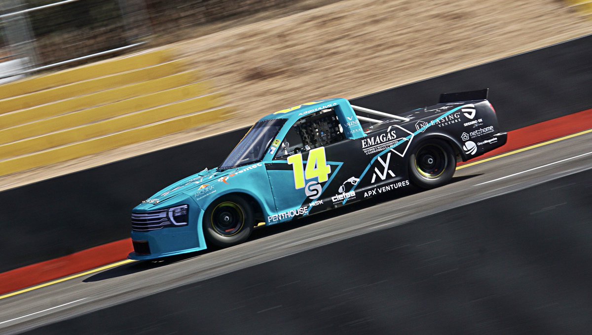 Todo listo para que de nuevo el ANVI Motorsport enfrente al Óvalo Aguascalientes, esta vez en la novena fecha de NASCAR México y con sus pilotos peleando por acercarse a la zona de playoffs. 🚙 #ComisiónPista