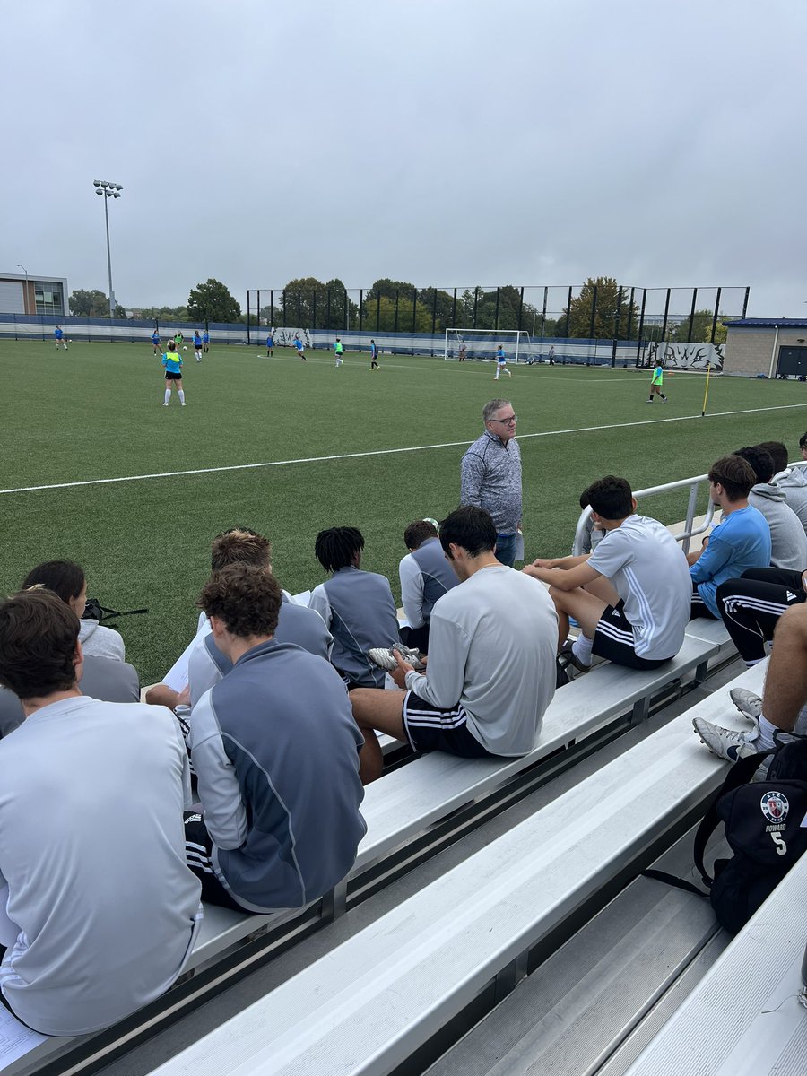 Fantastic morning training session followed by a team sports psychology session with Professor Brad McDowell! Training the psychological side of the game is just as important! WolfPack getting better everyday! 🐺