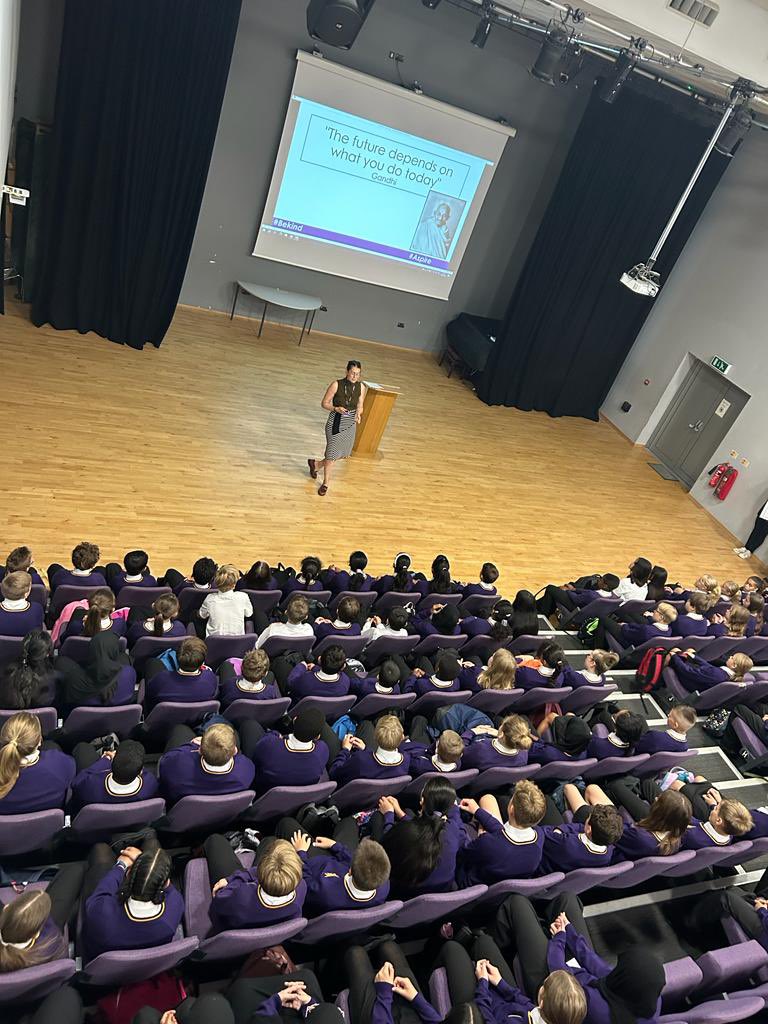 Reflecting on a brilliant first week <a href="/OxfordSpiresAc/">OxfordSpiresAcademy</a> meeting pupils and working and learning alongside an incredibly passionate and caring staff. So excited for the year ahead!