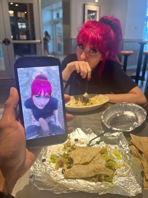 I met with a new girl from Tinder and automatically knew I recognized her from somewhere, should I make<a href="/tag/mvsales"class="tags"><span>#mvsales</span></a>