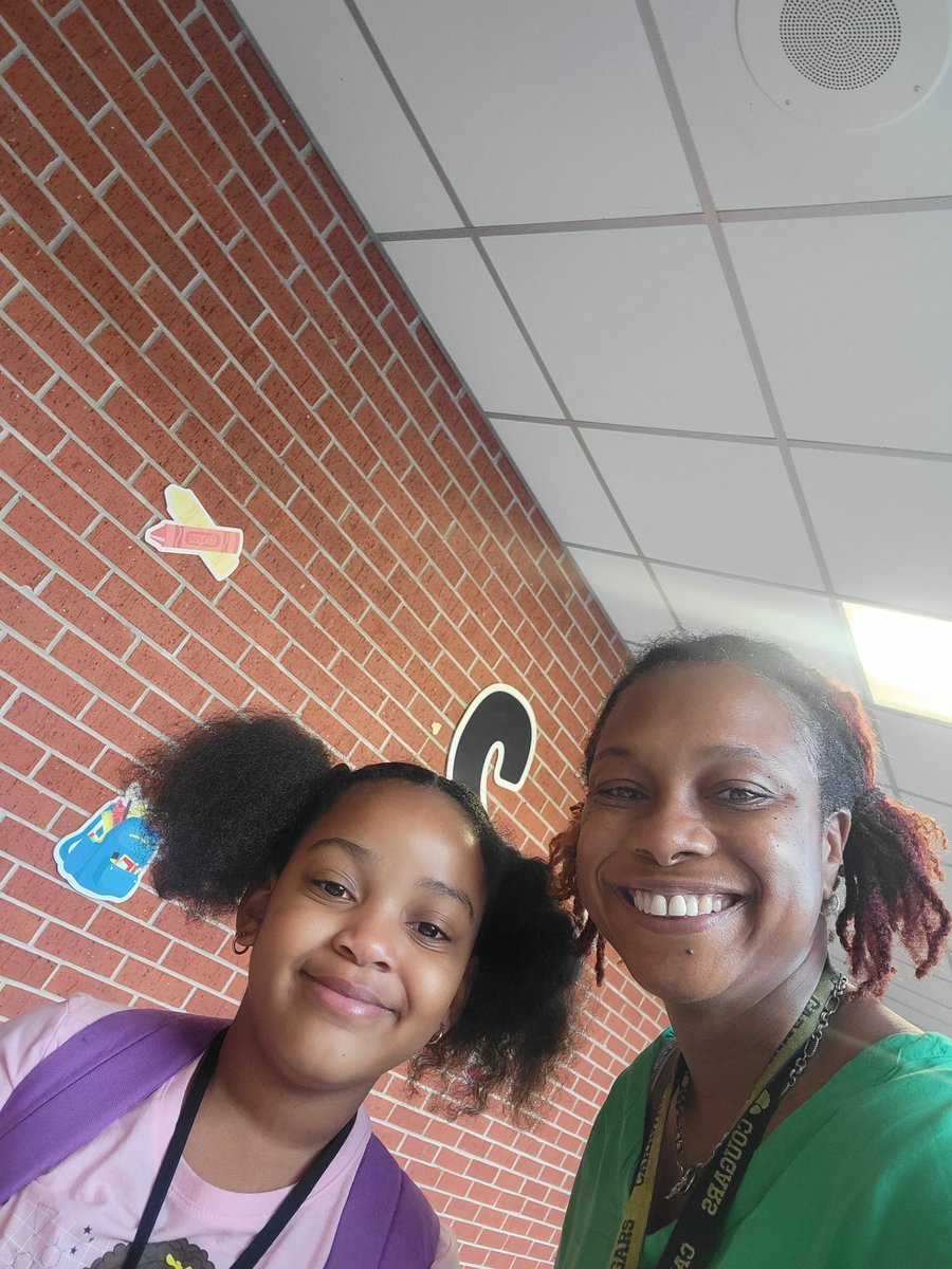 We've been having the same hairstyles for a few weeks.  Today, I have proof!