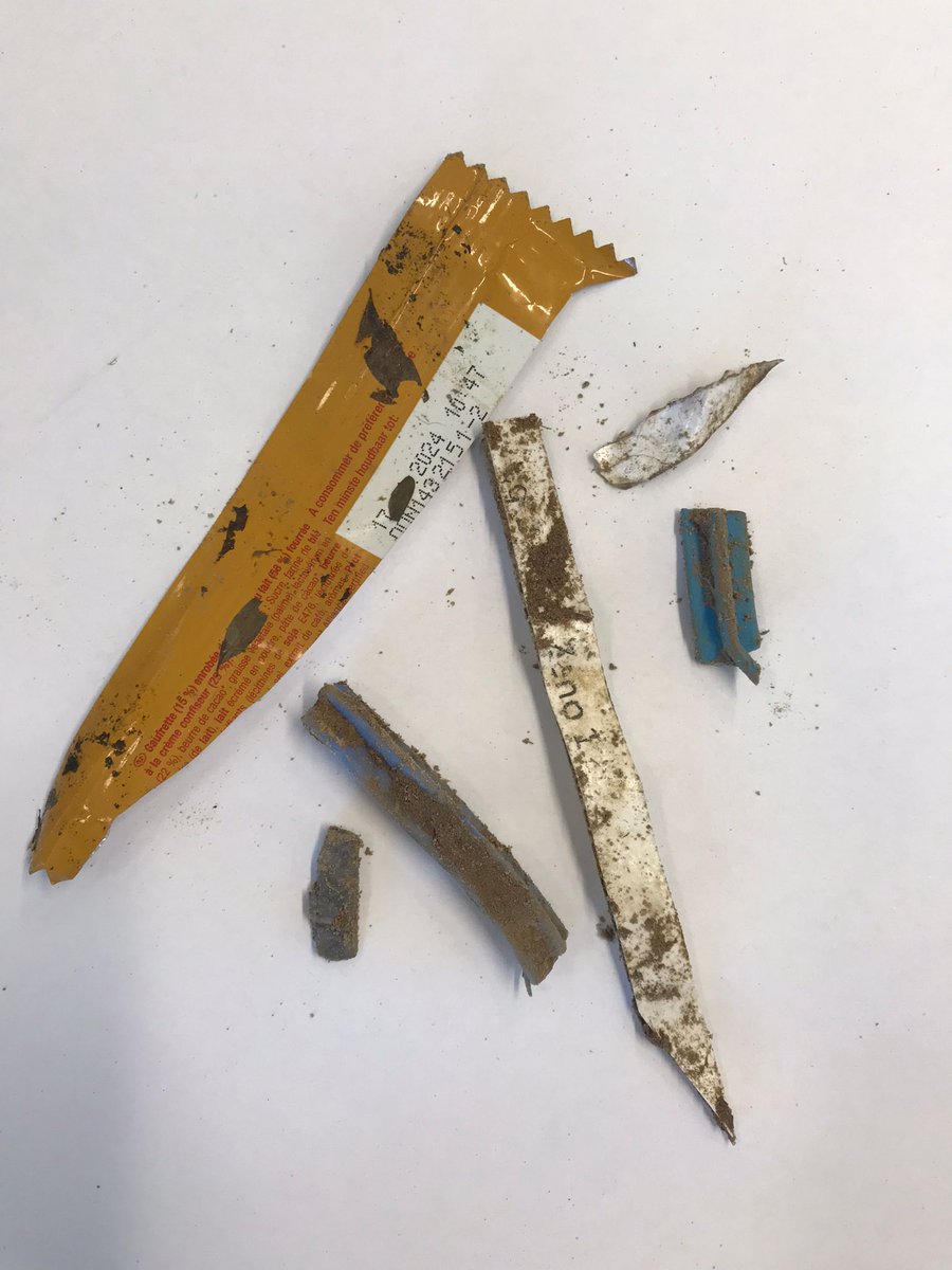 Lisa Joos (@lisajoos1) on Twitter photo Eerste staalname voor microplastic onderzoek in landbouwgronden #Micos. Direct vonden we groter plastic.
Puffen en zweten, maar heerlijk om terug op het veld te staan met Benthe en <a href="/CarolineTender/">Caroline De Tender</a>. <a href="/ERC_Research/">European Research Council (ERC)</a> <a href="/ResearchUGent/">Ghent University Research</a> <a href="/ILVOvlaanderen/">ILVO</a> Eerste staalname voor microplastic onderzoek in landbouwgronden #Micos. Direct vonden we groter plastic.
Puffen en zweten, maar heerlijk om terug op het veld te staan met Benthe en <a href="/CarolineTender/">Caroline De Tender</a>. <a href="/ERC_Research/">European Research Council (ERC)</a> <a href="/ResearchUGent/">Ghent University Research</a> <a href="/ILVOvlaanderen/">ILVO</a>
