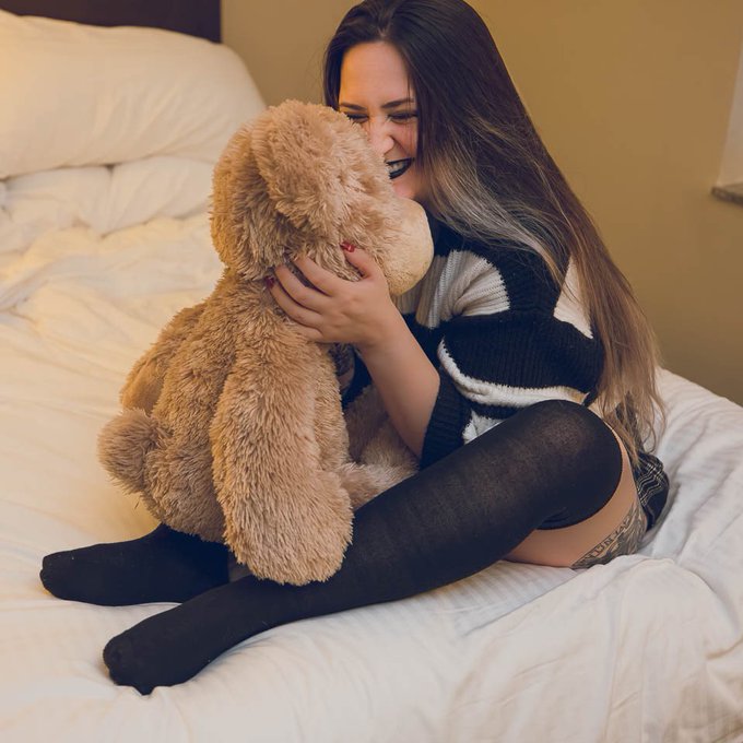 It&rsquo;s apparently Teddy Bear Day? 🧸🖤  Yes, I have approximately 1 million plushies, you can&rsquo;t have a big