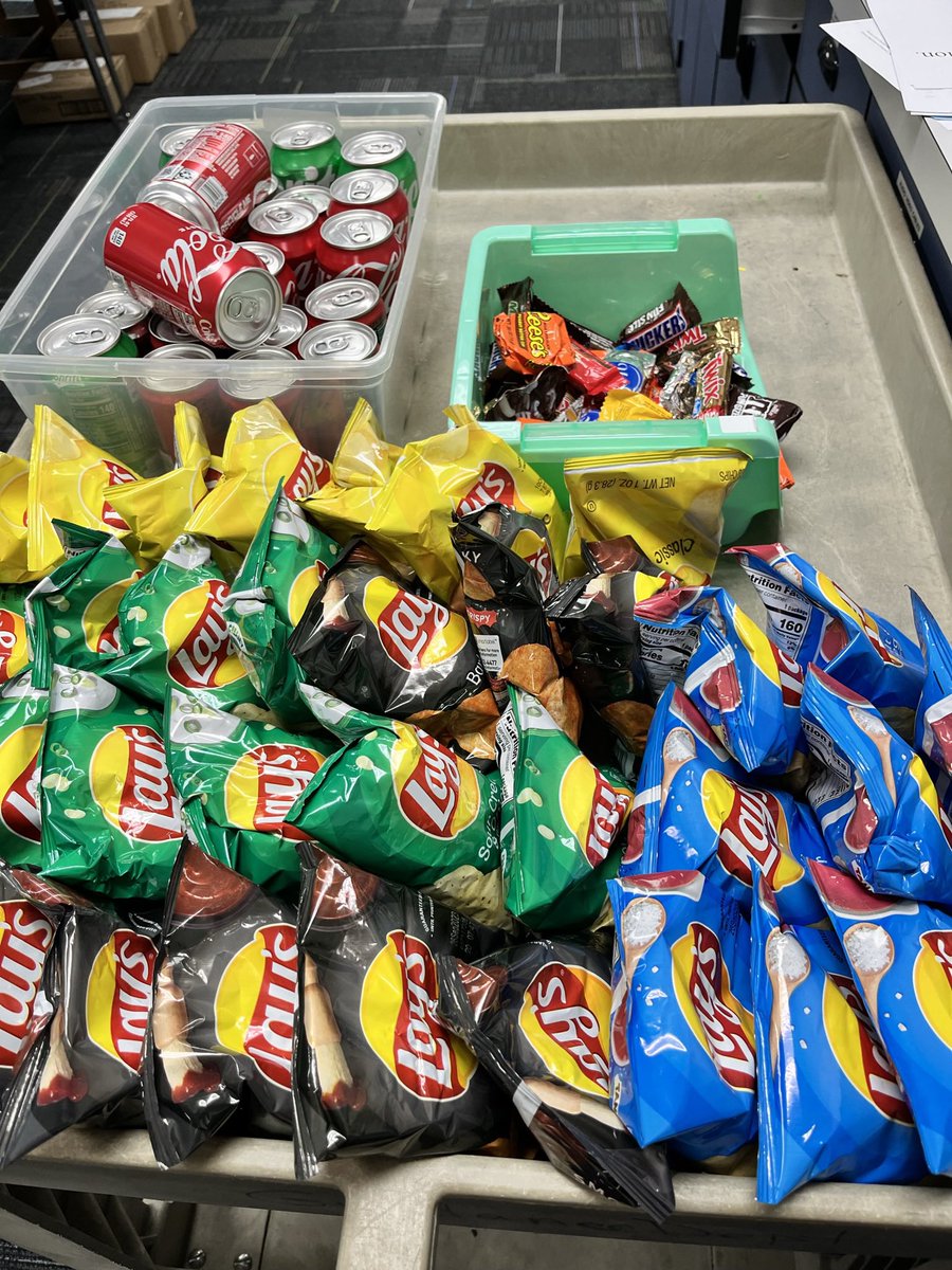 The AVID Kindness Cart was out <a href="/EustisMiddle/">Eustis Middle School</a> this week showing our appreciation for our fabulous teachers!!