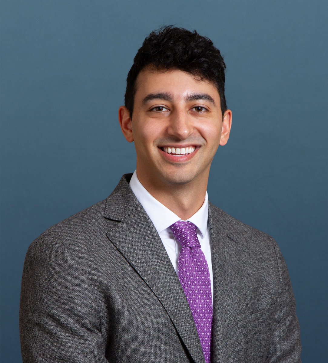 About that time for #Match2024 in year 8/8! Unbelievably excited to be applying in #anesthesiology! Interested in critical care, pediatrics, and of course the mysteries of redox 🧪🧬 Coming with my gold and silver signals to the virtual interview trail near you!!