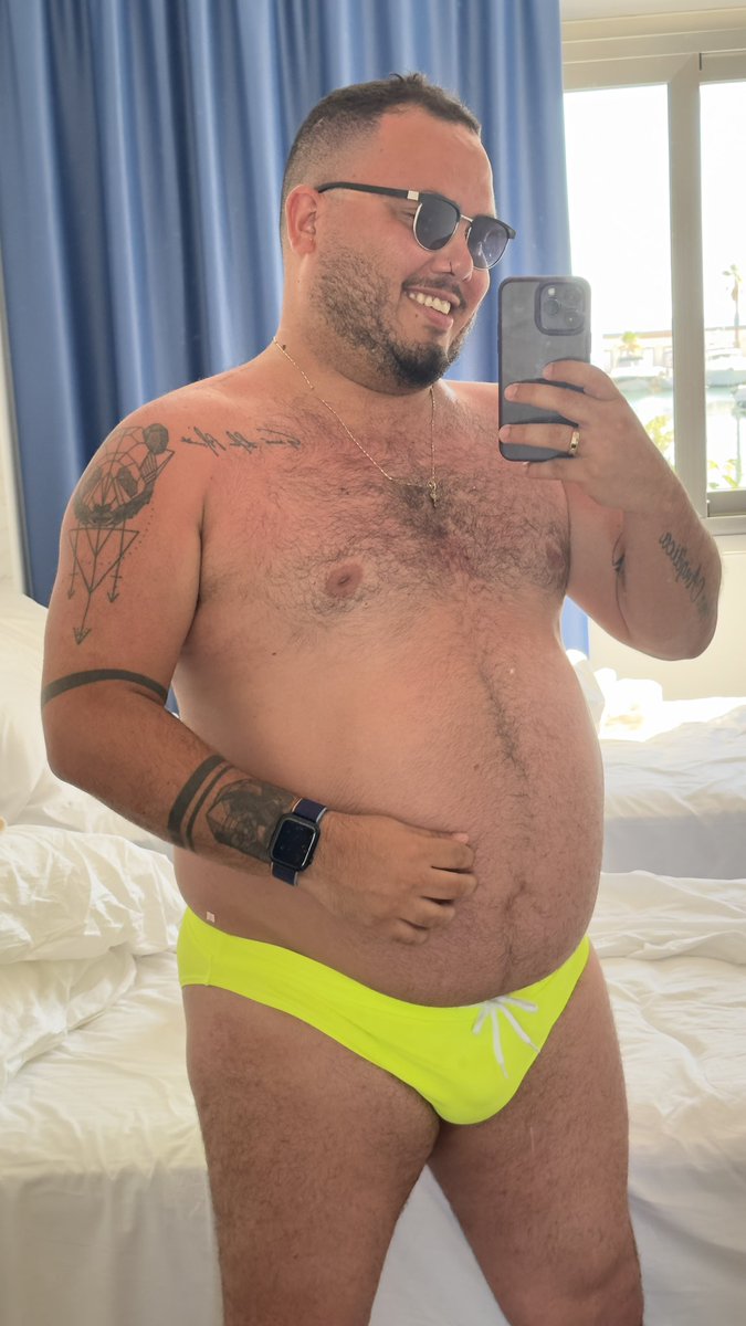 CarlosVictorr's tweet photo. Hoje é a selfizinha no espelho… último dia !! #BearWeekSitges https://t.co/n2xm9kvT5P