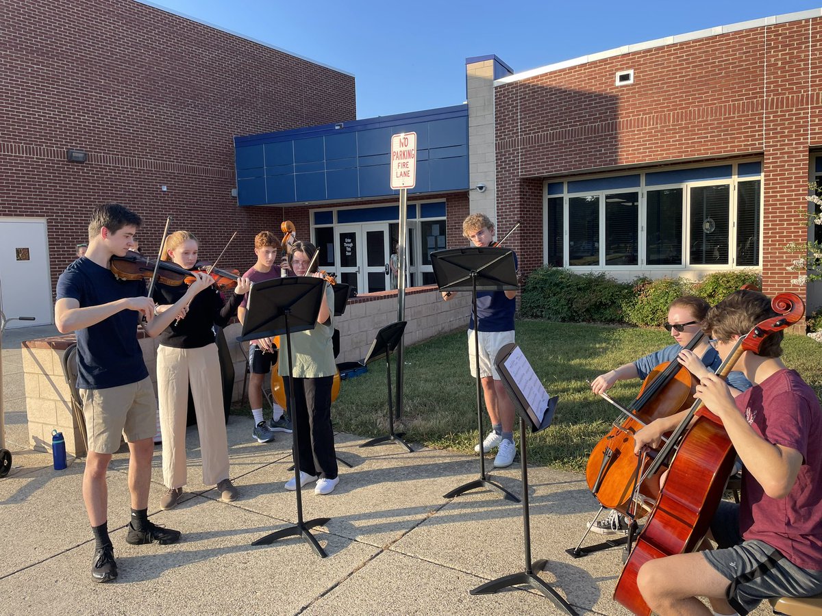 “This could be you!” The Broadneck Chamber Orchestra had so much fun playing at the elementary schools for morning drop off this week! <a href="/MusicAACPS/">MusicAACPS</a> <a href="/BHSAACPS/">Broadneck HS</a> <a href="/CSCElemAACPS/">CapeStClaire AACPS</a> <a href="/WindsorFarmES/">Windsor Farm</a> <a href="/ApexArts_aacps/">Apex Arts AACPS</a>