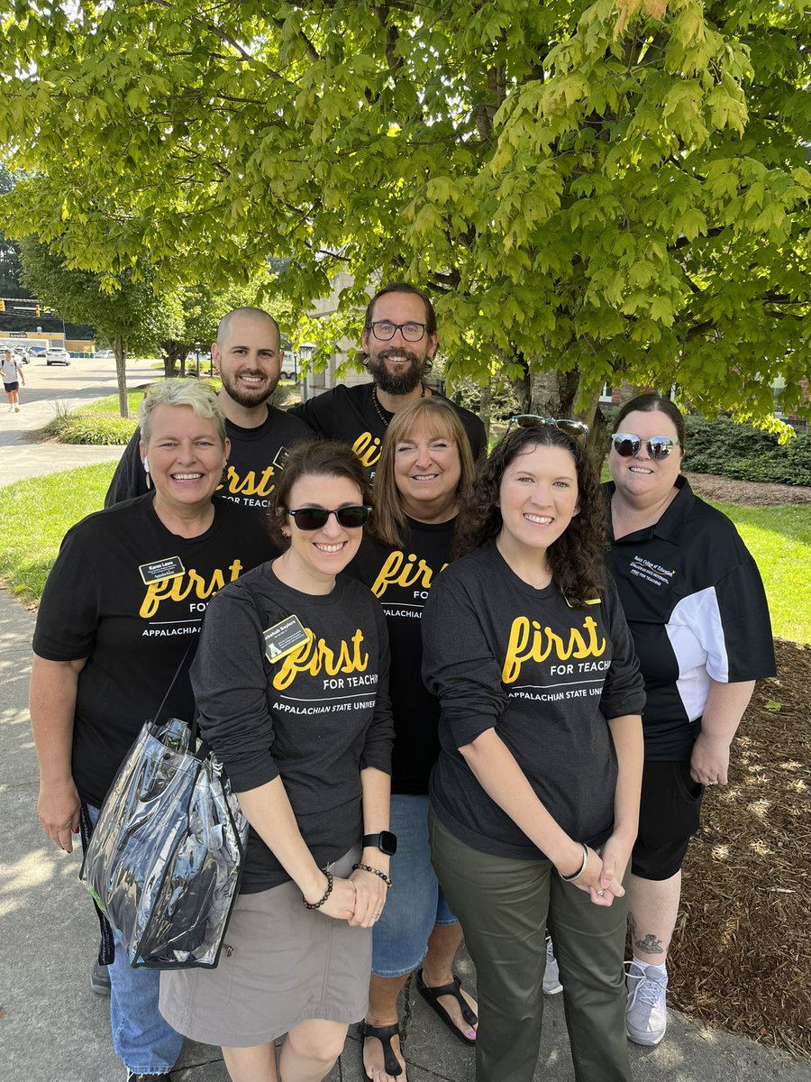 AppstateRCOE's tweet photo. What a fantastic @AppStateVB game! Our education majors were recognized on the court; our staff cheered on the team; and some of our area schools brought their volleyball teams to meet the Mountaineers! #apptothetop #firstteach #EducationDay https://t.co/VPq9tSAMZ5