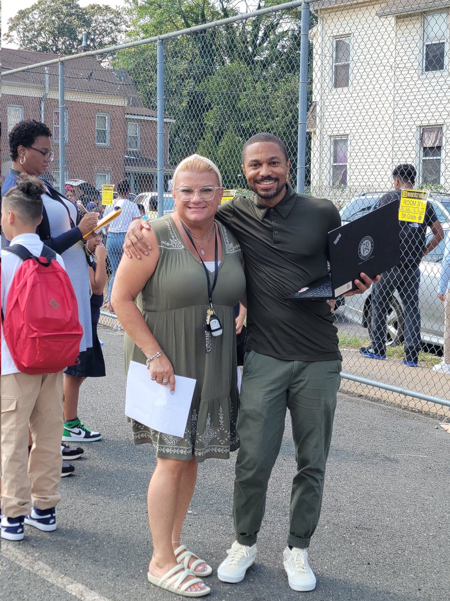 Coordinating with <a href="/aquaus/">aquaus</a>, also known as "Mr. Fresh Fit" with the 5th graders. #allin4nb <a href="/NBPSRoosevelt/">Roosevelt Elementary</a> <a href="/nbpschools/">New Brunswick Public Schools</a>