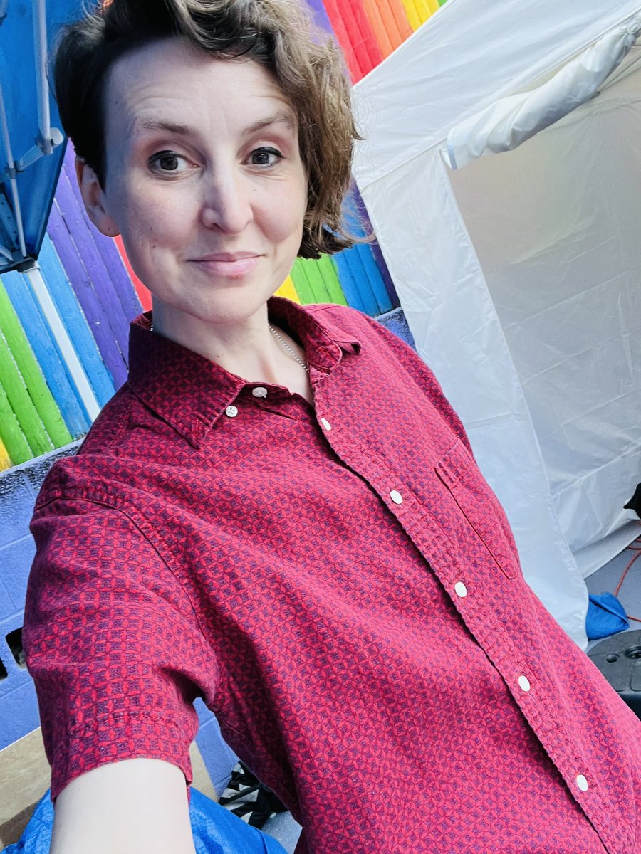 julieloydmusic's tweet image. I did my very first musical at 6 as a Bluebird in Cinderella (shout out to *Albemarle Children’s Theater*) 

—&amp;gt; And this is me now, ready for tonight’s OPENING NIGHT of FUN HOME at Fairfield Center Stage, garbed in Leading Lesbian chic. #iwokeuplikethis

#funhome #funhomemusical