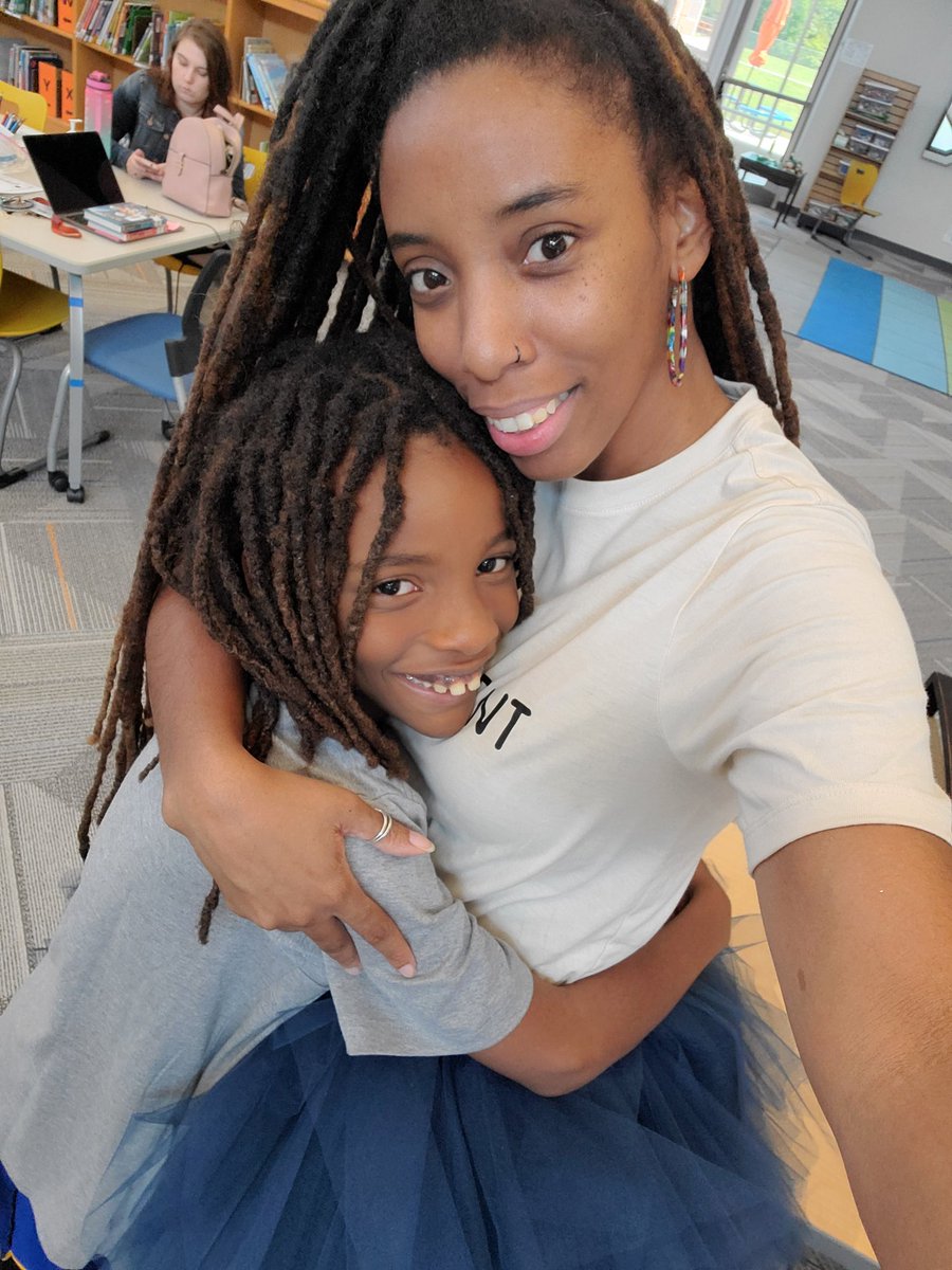 MsDMickens's tweet photo. Best part of working at you kid's school are hallway hugs https://t.co/nJLT44q4AA