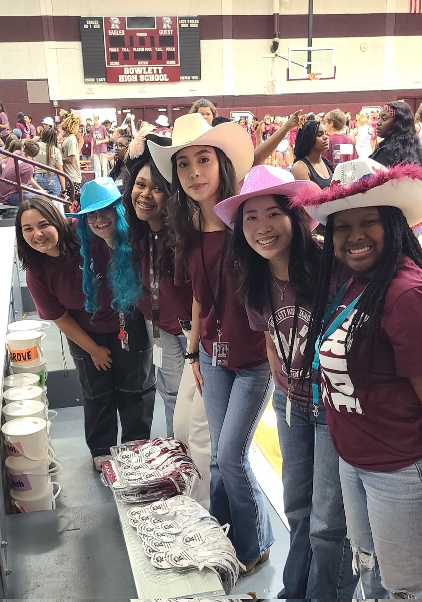 StuCo officers are ready to recognize all of our Homecoming nominees for 2023!!! LET'S GO EAGLES!!!