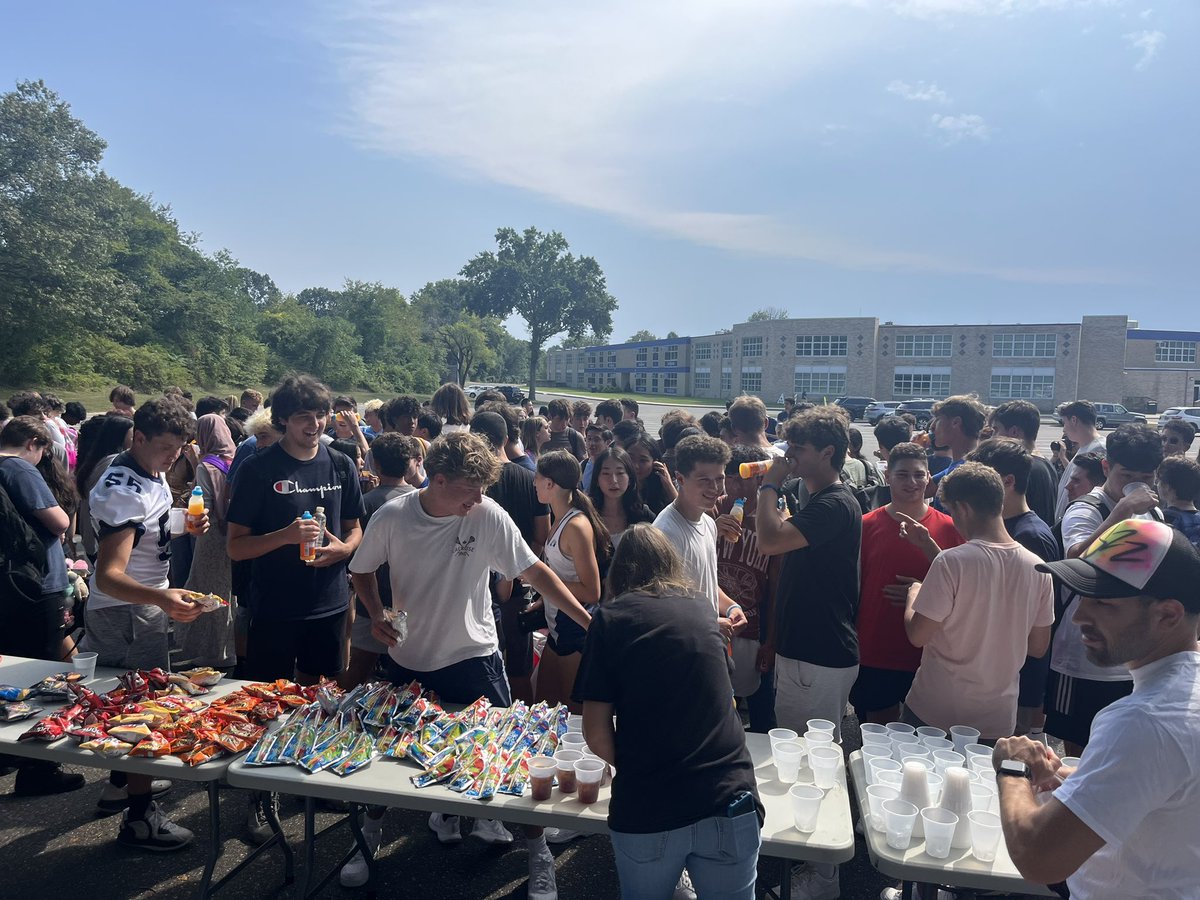 POBJFKHS (@pobjfk) on Twitter photo Senior BBQ 🌭 🍔 is 🔥! We 💙 the CLASS OF 2023! <a href="/DrHDvorak/">Heather Dvorak</a> <a href="/DrMSterg/">Dr. Matina Stergiopoulos</a> Senior BBQ 🌭 🍔 is 🔥! We 💙 the CLASS OF 2023! <a href="/DrHDvorak/">Heather Dvorak</a> <a href="/DrMSterg/">Dr. Matina Stergiopoulos</a>
