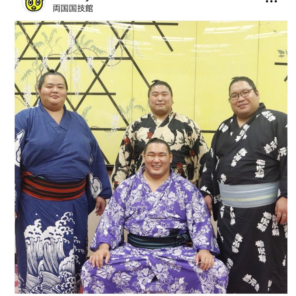 YOZOpine's tweet photo. 力の強さでは1位2位を争うほどの錦木さん💪✨。そしてその横には豊昇龍がいてびっくり感激。テレビの通りハンサム🌟うちの生後2か月のベイビーに化粧まわしつけたら可愛すぎて…。出会ったら幸せになる妖怪「横綱天使」と名付けました。🤪🥰遠くから豊昇龍こっそりめっちゃ撮ってたら手あげてくれた🥹 https://t.co/nGmZXRpnXF