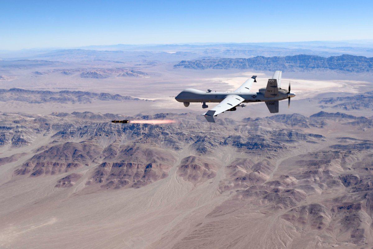 bizjetsofwar's tweet photo. Photos of a MQ-9 Reaper during an live-fire exercise with AGM-114 Hellfire missiles and GBU-12 Paveway IIs last week. The test over the Nevada Test and Training Range was observed from a HH-60W Jolly Green II helicopter.

https://t.co/2b3RaHfzBX https://t.co/DH8BnDog7R
