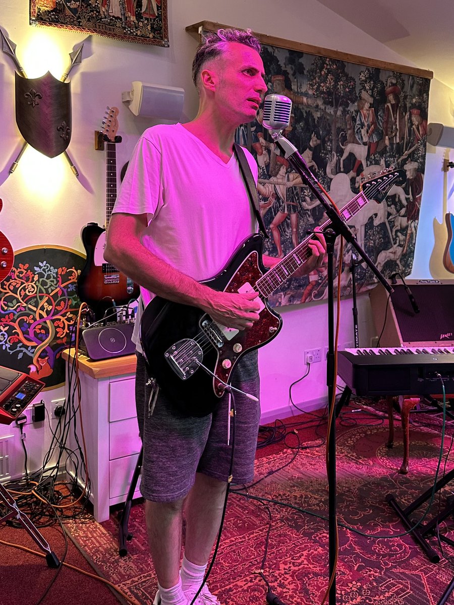 dan_whitehouse's tweet photo. What a beautiful place!

Sound checking with @tomjoblingpro in the Omelette Room for tonight’s gig @MillFarmDorset https://t.co/kKILpvhs77