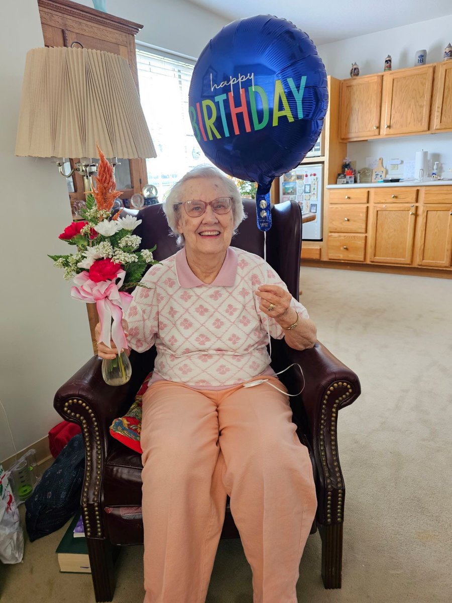 GenoaRetirement's tweet photo. Wishing Marilyn the Happiest of all Birthdays!! 🎈 🎉 
#TrilogyBirthdays #Trilogyliving https://t.co/b7U3X0mboP
