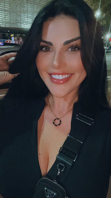 a photo collage of smiling katy ◡̈ https://t.co/MHHgsjy7A6