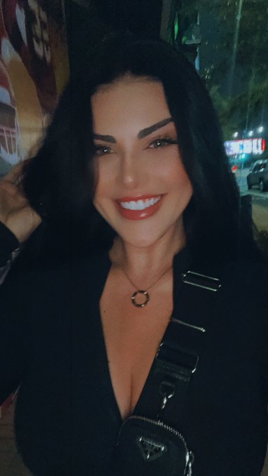 a photo collage of smiling katy ◡̈ https://t.co/MHHgsjy7A6