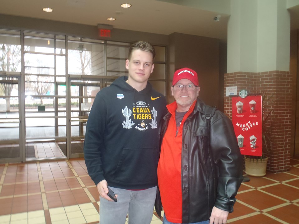 dfowler001's tweet photo. Today QB Joe Burrow became the highest paid player in NFL history. 100 years from now the only thing that will matter is where Joe and you spend eternity.  It is better to win a soul than a Super Bowl! #Jesussaves  #John316 #JoeBurrow https://t.co/h6XwaDEkLu