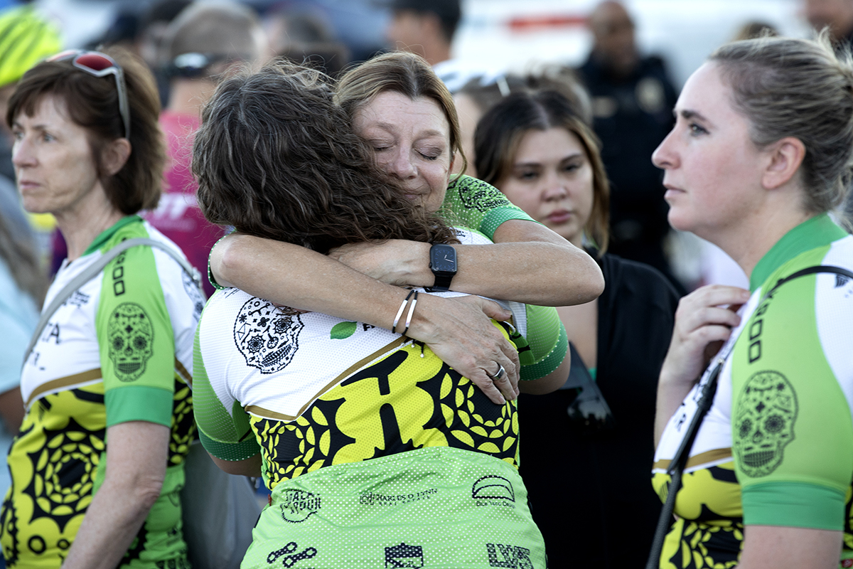 Community members gathered Thursday night at two events in remembrance of people killed in recent hit-and-run crashes → bit.ly/44JNFUX 📸: @ellenschmidttt