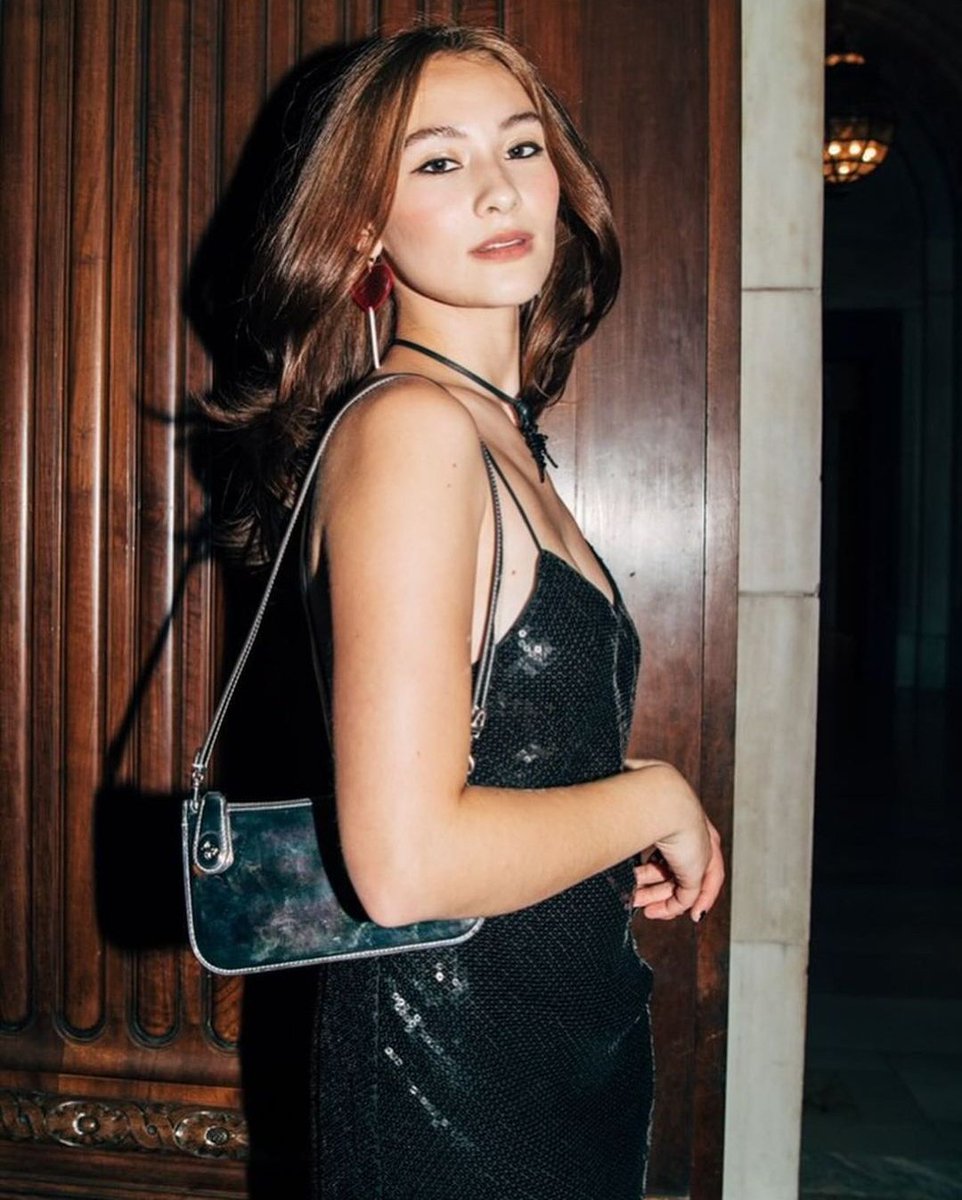 tungarchive's tweet photo. here you have the most beautiful women in the world!! lola at the coach spring 2024 runway show and dinner - afterparty https://t.co/c3kebsnrDP