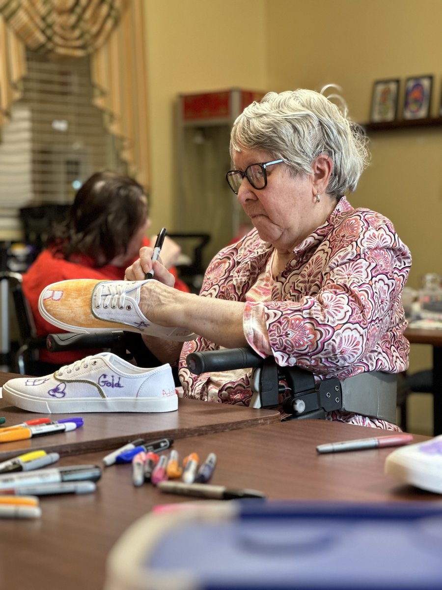 StonegateHC's tweet image. We used our creativity to design our own shoes! With blank white shoes used as our canvas, the residents made beautiful drawings that were unique and individualized. Now we can wear our creative project! #TrilogyLiving #CreativeProjects