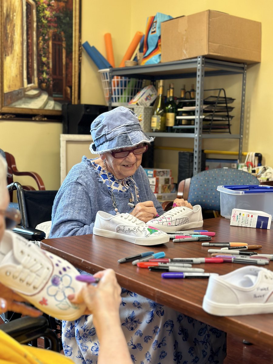 StonegateHC's tweet image. We used our creativity to design our own shoes! With blank white shoes used as our canvas, the residents made beautiful drawings that were unique and individualized. Now we can wear our creative project! #TrilogyLiving #CreativeProjects