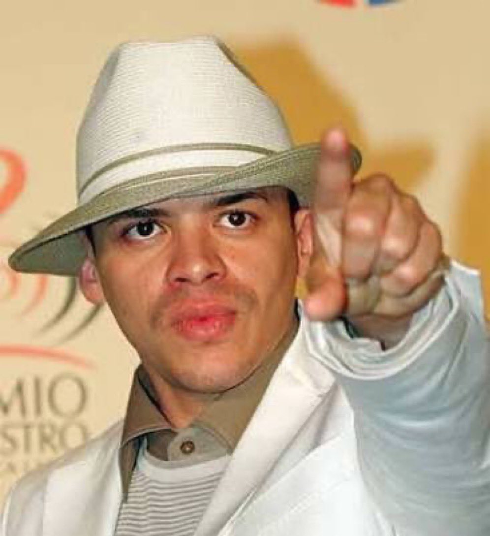 EfemerideDelDia's tweet photo. #UnDiaComoHoy #08S de 1971 nace Vico C, cantante puertorriqueño.
#VicoC
@vicoconline https://t.co/sh8cHb0i5m