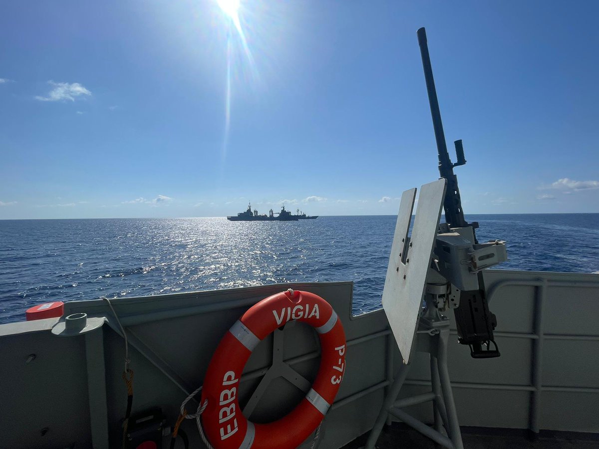 Armada_esp's tweet photo. Y con estas imágenes de nuestras unidades colaborando en los ejercicios #DynamicGuard despedimos el día.
#BuenasNoches
#SomosLaArmada🇪🇦⚓️ https://t.co/TEbKtyXVRP