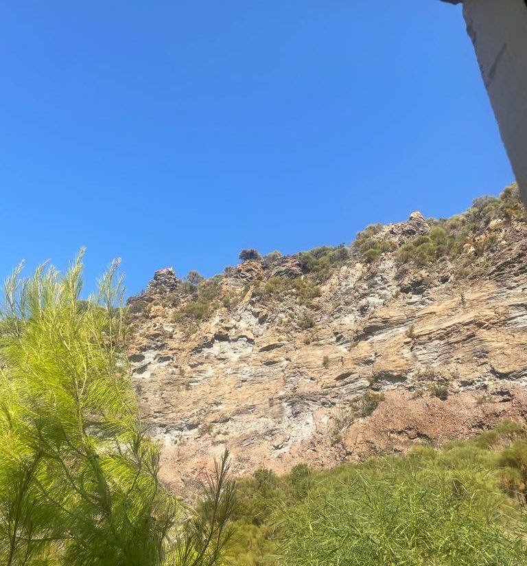 todays outcrops - lots of rhyolitic lava flows and pyroclastic deposits!