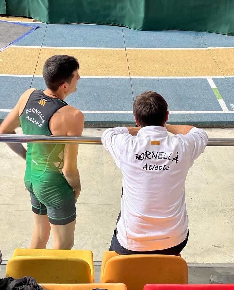 AlexValverde_V's tweet image. Hoy se retira Dani Pacheco, uno de los mejores triplistas que hemos tenido en Catalunya. Internacional en varias ocasiones. 

Dani ha sido un referente en las pistas de Cornellà durante muchísimos años y nos transmitió a muchos la pasión por el Atletismo.