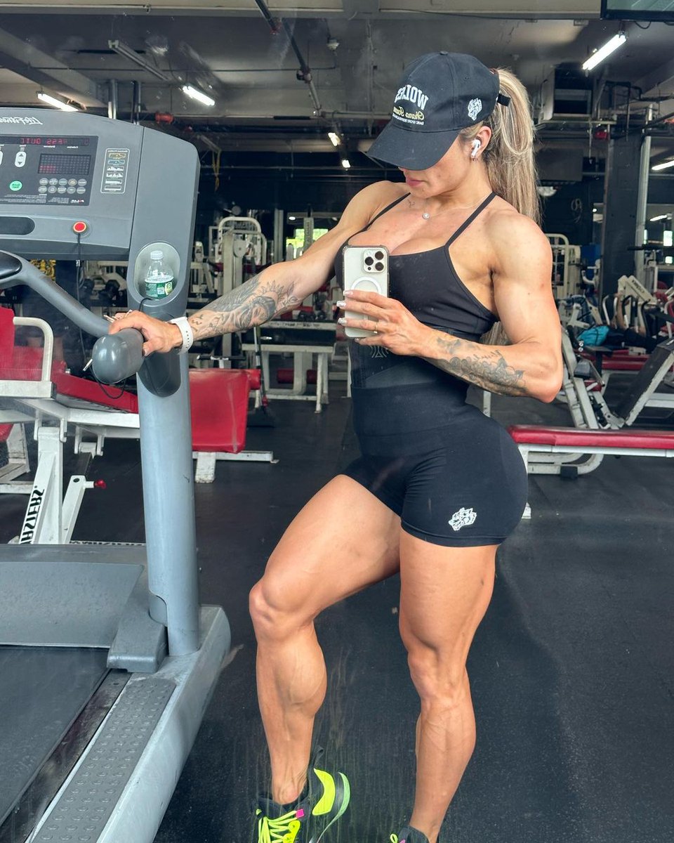 Black_Imagery's tweet photo. 📸 Giselle Machado
Caption: Purified
#GiselleMachado #biceps #quad #glute #RugbyWorldCup #Rihanna
#abs #TopBoyNetflix #Greenwood
#fit #FIBAWorldCup2023 #TGIF https://t.co/FNdpG7rmdh