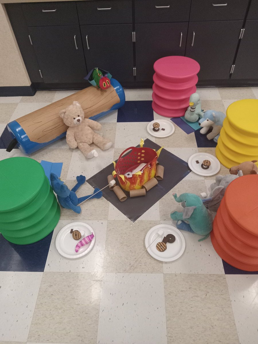 mssamsclass's tweet photo. Our plushies decided to have their own campout last night... we walked in to a whole party. #decaturproud https://t.co/4eWcy02BRt