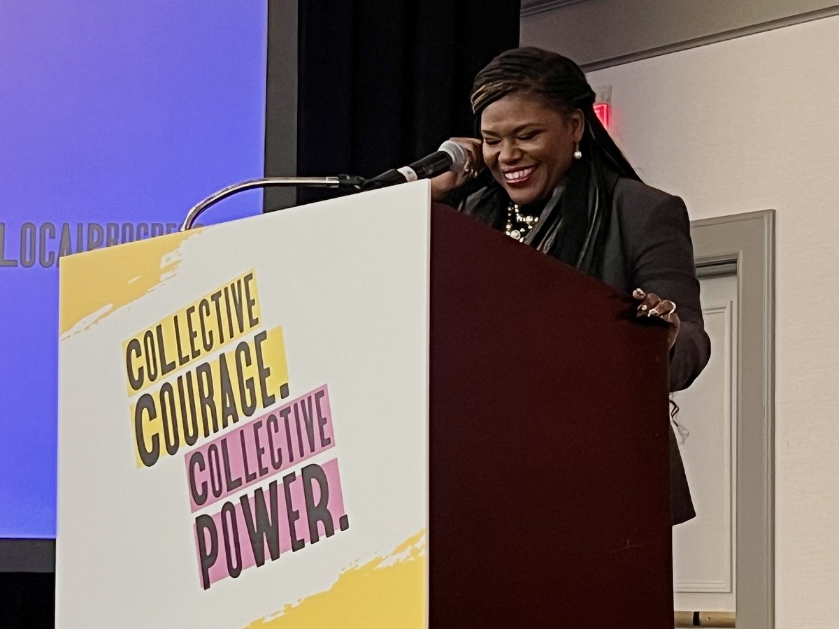 LocalProgress's tweet photo. .@CoriBush in the house! 💜 #LP2023
“I’ve made it a necessity to have a courage. Courage to lead boldly isn’t easy, but you’ve made it a necessity when the lives of your folks are at stake.” https://t.co/gEd8W1FkJo
