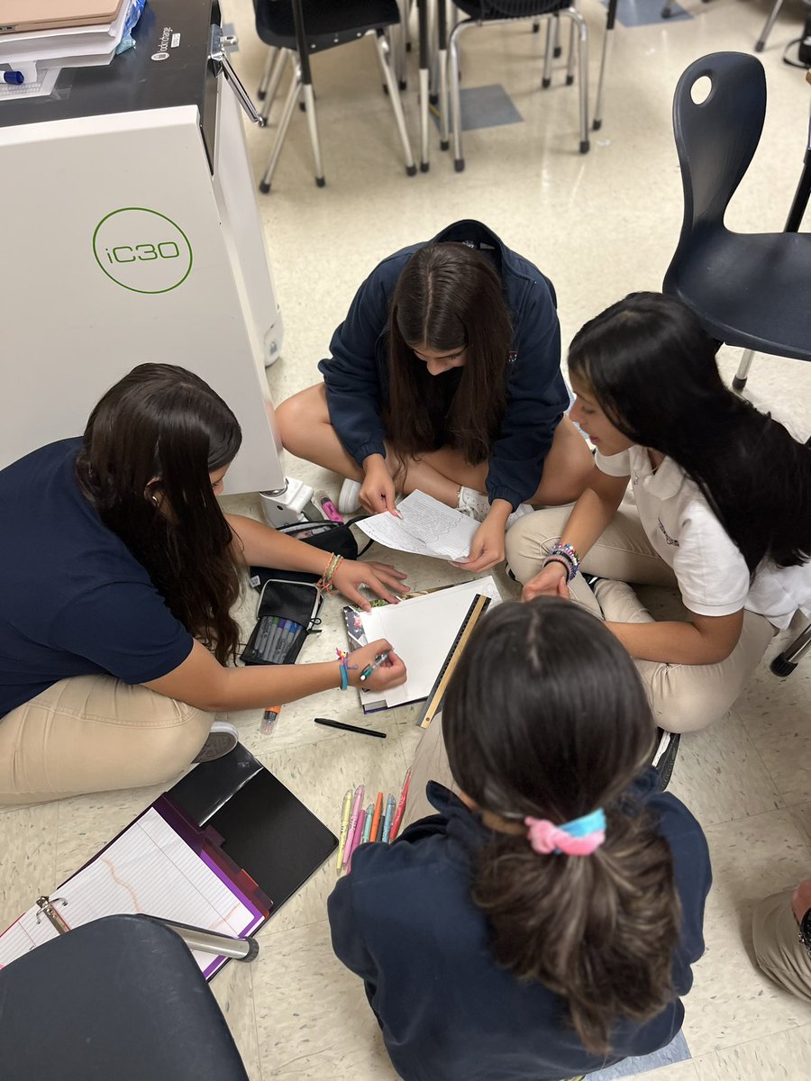 L1559438L's tweet image. How our jigsaw started .. #notetaking #sharingnotes @NirvaniRamnath @rsarkan_HHCS @AVIDOpenAccess @AVID4College @AVID_All_Star @coach_hoag @AVIDExcel