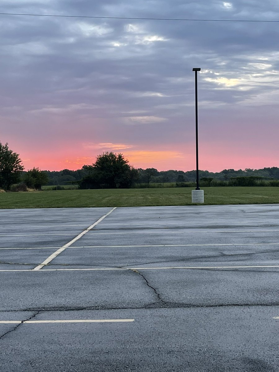 MissEmmaWade's tweet photo. Getting to see the sun rise every morning is just one of the many perks of this sweet school. ❤️ #TwoMile https://t.co/IfNOsRFWAf
