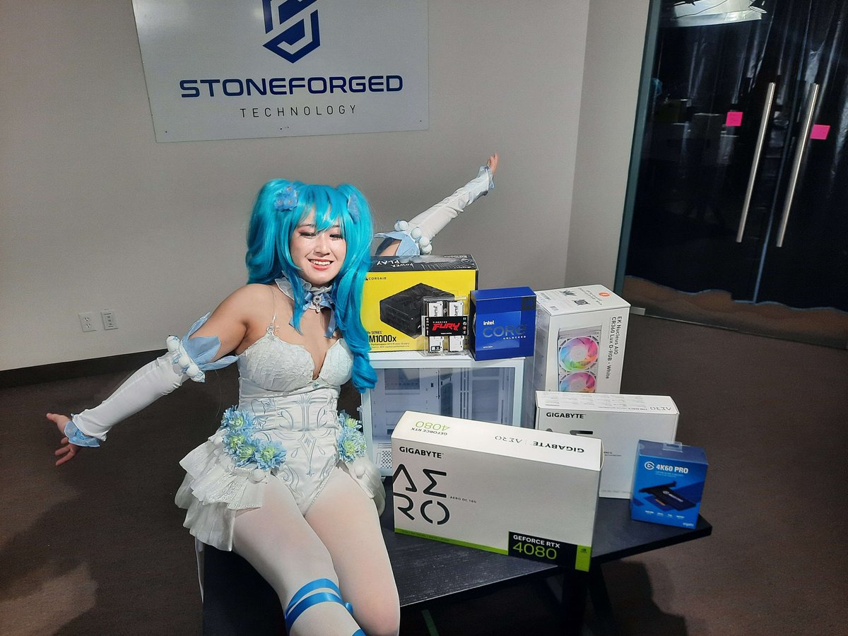 StoneforgedT's tweet image. preview behind the scenes of a lovely build feat. Miku Hatsune cosplay ;D #pcbuilder #gamingpc #hatsunemiku #nemophila #cosplay